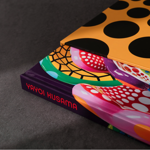 Yayoi Kusama: I Spend Each Day Embracing Flowers (Special Edition)